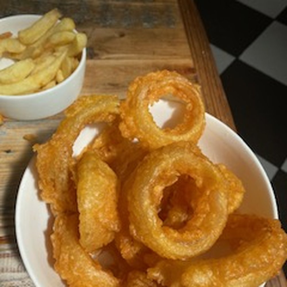 Hobson's Fish & Chips - Perfectly fried onion rings - British Near Me - London, XGL