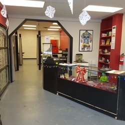 Mutiny Tattoo Piercing & Vape - Our Shop Lobby