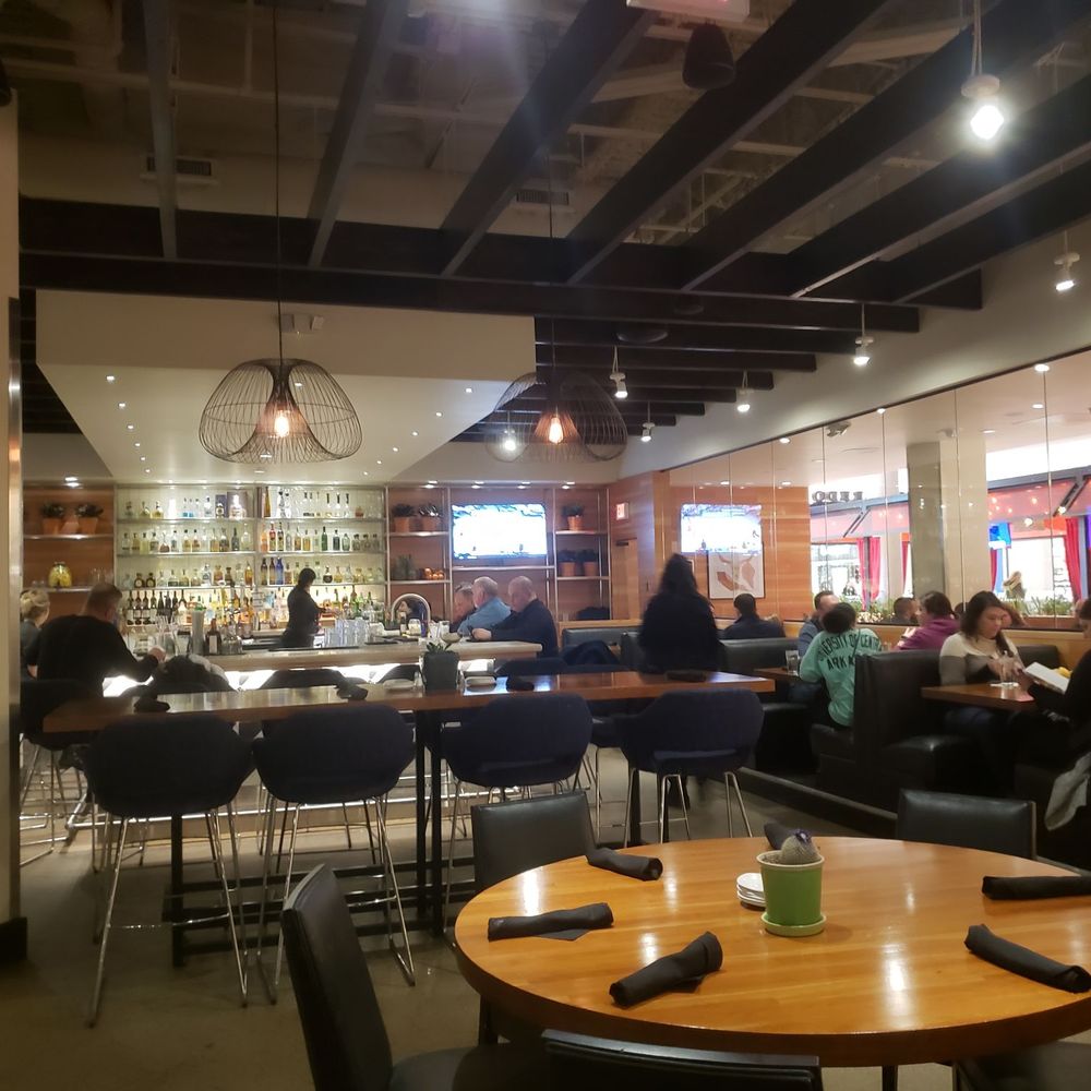 Cantina Laredo - Open seating in main dining area - Mexican Near Me - Bloomington, Minnesota Cantina Laredo - Open seating in main dining area - Mexican Near Me - Bloomington, Minnesota