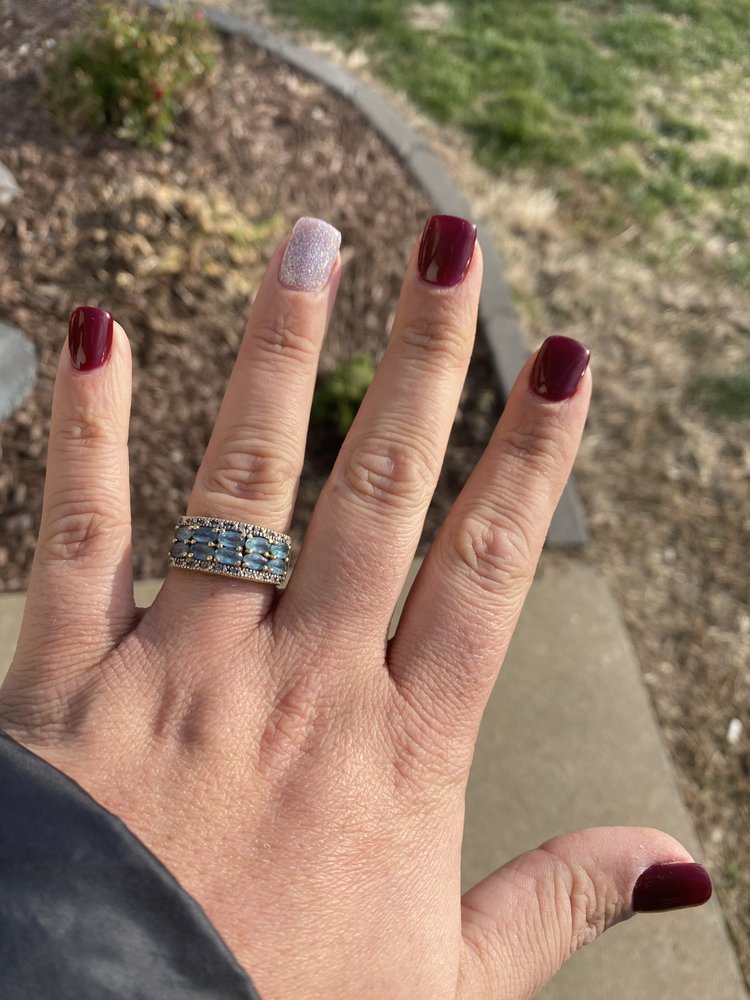 FRENCH NAILS & SPA 33 Photos & 30 Reviews 16 Crossroads Plz, Dardenne Prairie, Missouri