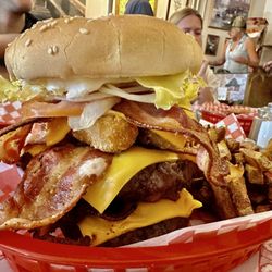 Big Bear Bar And Grill - Railroader burger