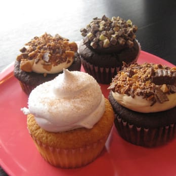 Cake in a Cup - Desserts Near Me - Toledo, Ohio
