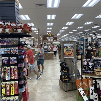 Buc-ee's - Gas Stations Near Me - Calhoun, Georgia Buc-ee's - Gas Stations Near Me - Calhoun, Georgia