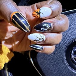 Fleur De Nails & Spa - Hand painted by Cherry