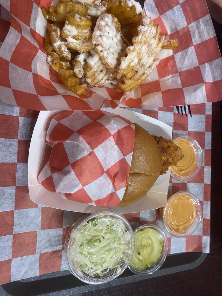 Hangry Joe's Hot Chicken - Pentagon Row