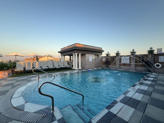 Market Pavilion Hotel by null