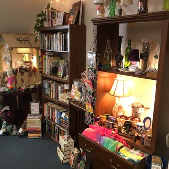 Gail Force Winds - Used, Vintage & Consignment Near Me - Bordentown, New Jersey Gail Force Winds - Used, Vintage & Consignment Near Me - Bordentown, New Jersey