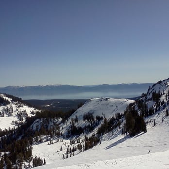 Palisades Tahoe Alpine Lodge - Ski Resorts Near Me - Alpine Meadows, California