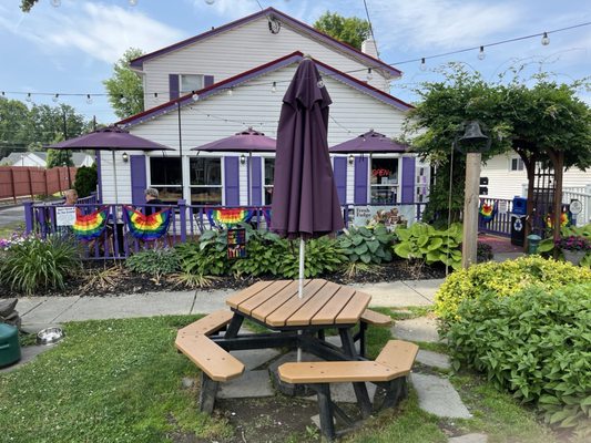 Taste Budd's Chocolate & Coffee Cafe by null