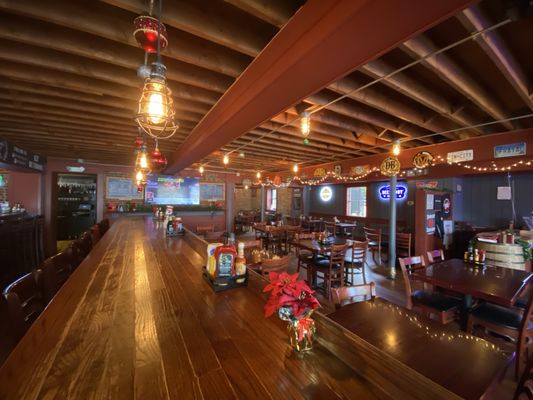 Pour House Pub by null