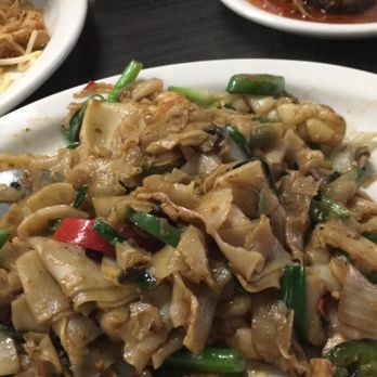 Thai Season - Pad kee mao (drunken spicy noodles) - Thai Near Me - Clovis, California Thai Season - Pad kee mao (drunken spicy noodles) - Thai Near Me - Clovis, California