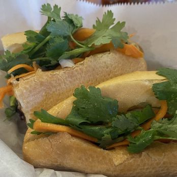 Patê Vietnamese Cuisine - Roasted pork bahn mi - Vietnamese Near Me - Honolulu, Hawaii Patê Vietnamese Cuisine - Roasted pork bahn mi - Vietnamese Near Me - Honolulu, Hawaii