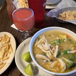 Best tortillas soup they have that best margaritas in town in that waitress is so nice Best mesero Edi we recommend this place 100%