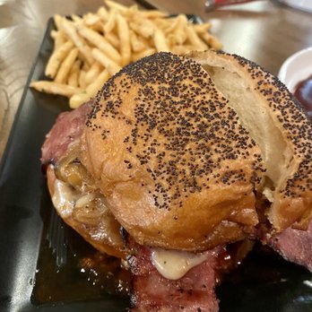 Tasting House - Burger with pomme frites - Wine Bars Near Me - Los Gatos, California Tasting House - Burger with pomme frites - Wine Bars Near Me - Los Gatos, California