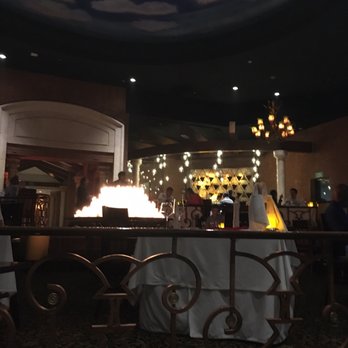 Gustino - Dining room - Italian Near Me - Cancún, ROO Gustino - Dining room - Italian Near Me - Cancún, ROO