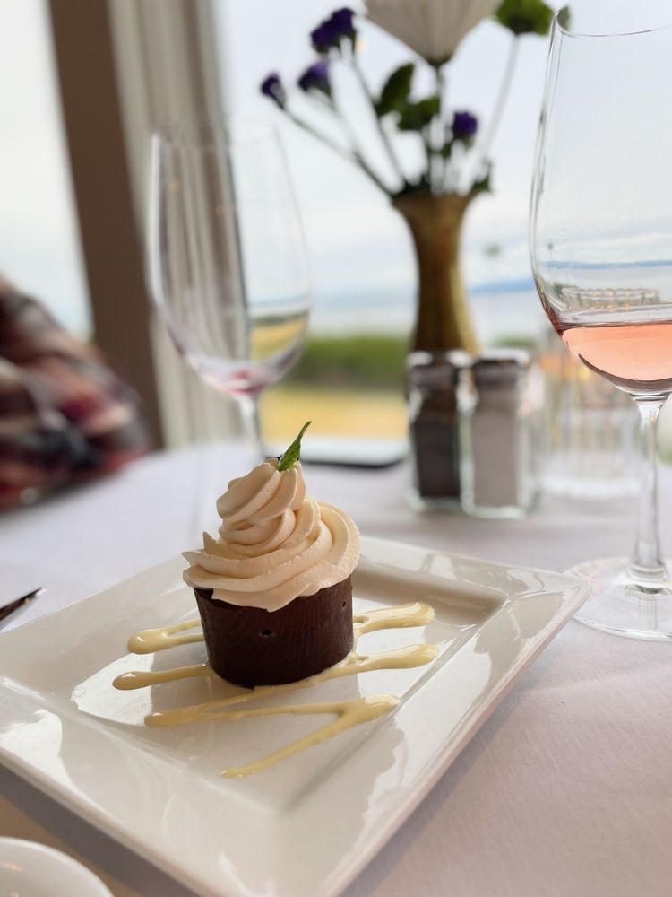 Shore Acres Inn & Restaurant Logo