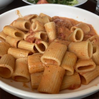 Fuzi Pasta Co - Rigatoni a la vodka - Pasta Shops Near Me - Fresh Meadows, New York