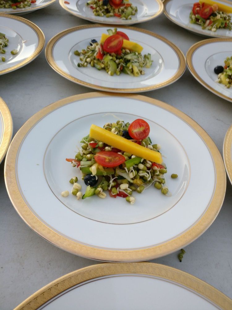 SILVER SPOON Updated October 2024 46 Reviews 620 Hollenbeck Ave