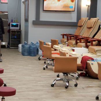 Tina's Nail Spa - No water, using jugs to fill tubs. Cold water. - Nail Salons Near Me - Arlington Heights, Illinois Tina's Nail Spa - No water, using jugs to fill tubs. Cold water. - Nail Salons Near Me - Arlington Heights, Illinois