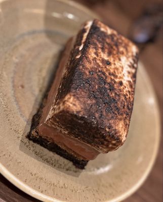 Saint & Second by null