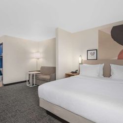 Spark by Hilton Minot - Guest room