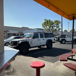 Pacific Coast Hot Dogs - Parking lot