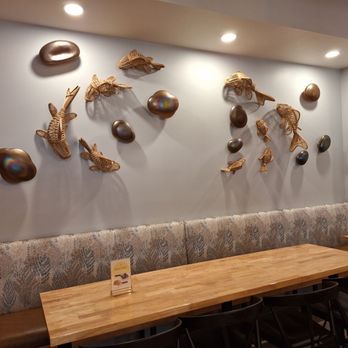 Ari's Thai Eatery - Dining area with nice decor. - Thai Near Me - Azusa, California