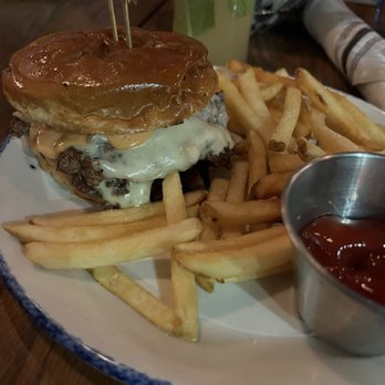The Sonder Shaker - Wagyu burger - New American Near Me - Minneapolis, Minnesota