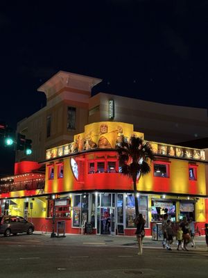 Hogan's Hangout by null