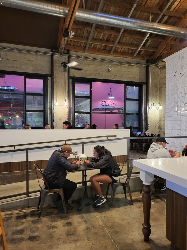 UCRAVE cafe and grill
