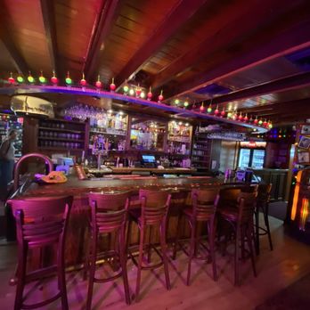 The Bubble Room - Bar area - Desserts Near Me - Captiva, Florida