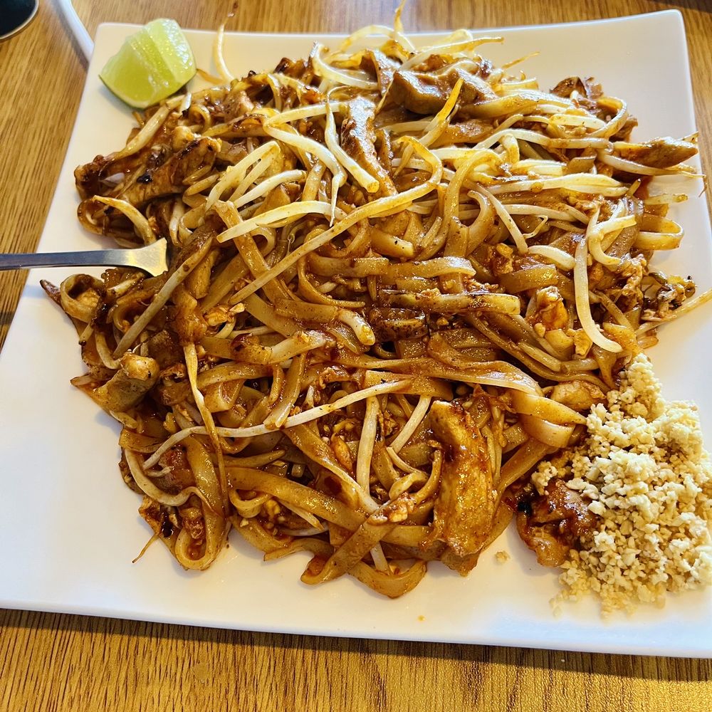 Omaha Mercy Thai Restaurant - Pork Pad Thai - Thai Near Me - Omaha, Nebraska Omaha Mercy Thai Restaurant - Pork Pad Thai - Thai Near Me - Omaha, Nebraska