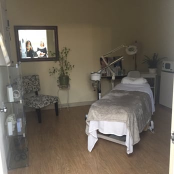 Parri's Salon - Mehri's Skin Care room - so clean and the ambiance is really nice! - Skin Care Near Me - Sunnyvale, California Parri's Salon - Mehri's Skin Care room - so clean and the ambiance is really nice! - Skin Care Near Me - Sunnyvale, California