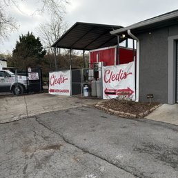 CLEDIS BURGERS & BEER - ELM HILL - Updated July 2026 - 190 Photos & 155 ...