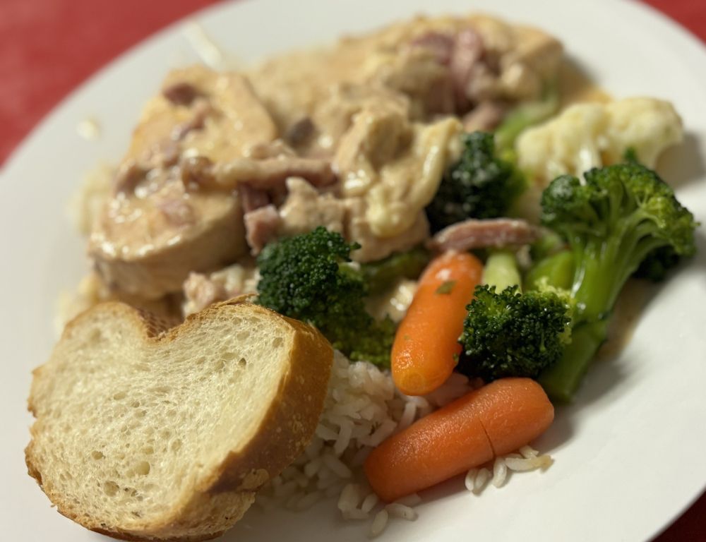 POT PIE PARADISE Updated September 2024 410 Photos & 483 Reviews