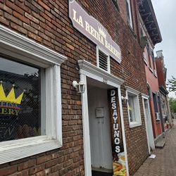 La Reina Bakery