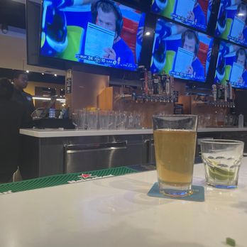 810 Entertainment - Sports Bars Near Me - Phoenix, Arizona