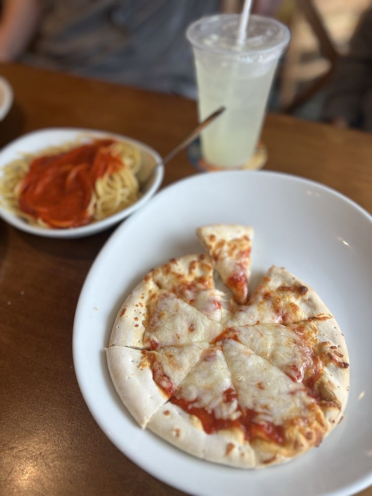 Olive Garden Italian Restaurant - Photo 3