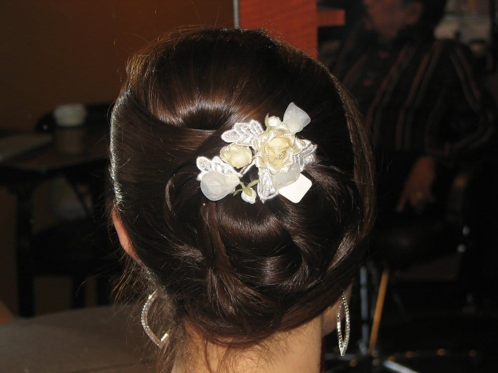 Ilusion Professional Hair Design Logo