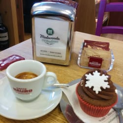 Malavenda Cafe - Caffè 0.80€ e cupcake natalizio 2.50€