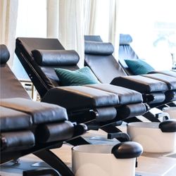Desert Beauty Lab - Zero gravity chairs