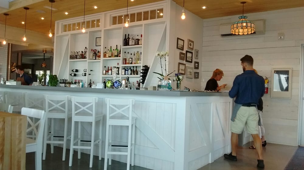 THE QUARTERDECK BEACHSIDE VILLAS AND GRILL Updated September 2024