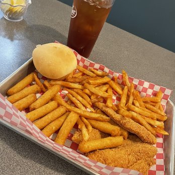 CATFISH SAM’S - Updated May 2024 - 104 Photos & 167 Reviews - 2735 W ...