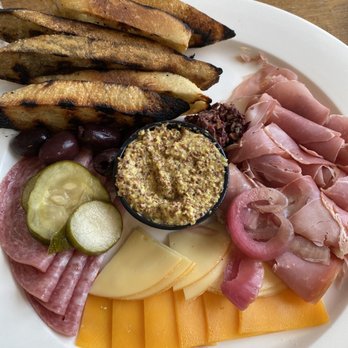 Effingham's - Charcuterie - Pizza Near Me - Farmville, Virginia