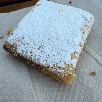 The Model Bakery - Lemon bar - Bakeries Near Me - Napa, California The Model Bakery - Lemon bar - Bakeries Near Me - Napa, California