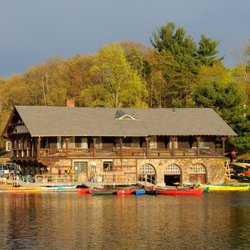 PADDLEBOSTON NEWTON: HISTORIC BOATHOUSE