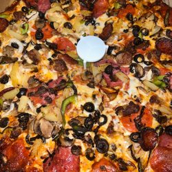 Round Table Pizza - King Arthur's with pineapple added