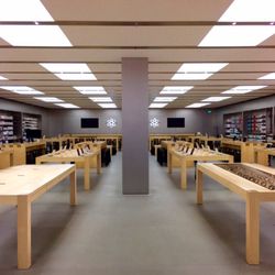 Apple Store - Der Store mal wenn es leer ist vor der Öffnung ;)