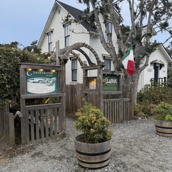 Luna Trattoria - Outside - Italian Near Me - Mendocino, California Luna Trattoria - Outside - Italian Near Me - Mendocino, California