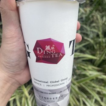 Ding Tea UH Campus Center - Lychee Yakult - Bubble Tea Near Me - Honolulu, Hawaii